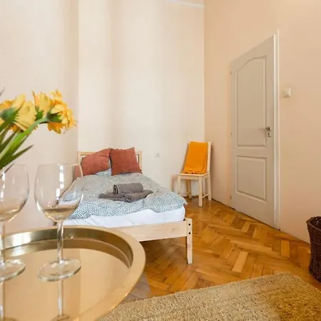 Free Parking Chain Bridge 4ppl, 2bdrm, Wifi, Smart Tv, Ac Apartment Budapest