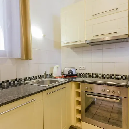 Apartment Lovag Charming In The Center-ac *