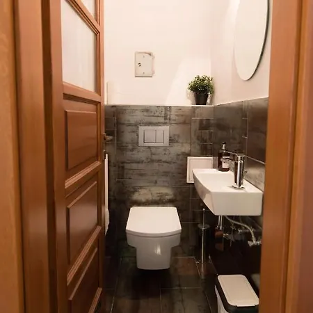 Aparment At The Doorstep Of Vaci Street *