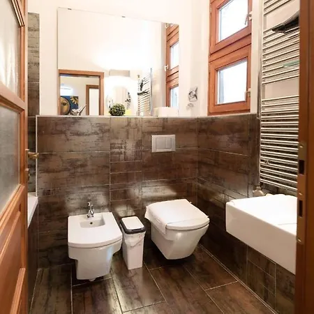 Aparment At The Doorstep Of Vaci Street Apartment *