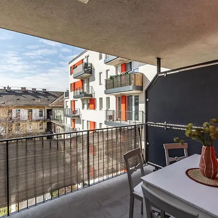 Need In Bp - Garage, Terraces, Aircon