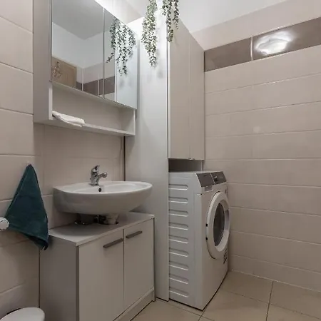 Need In Bp - Garage, Terraces, Aircon Budapest