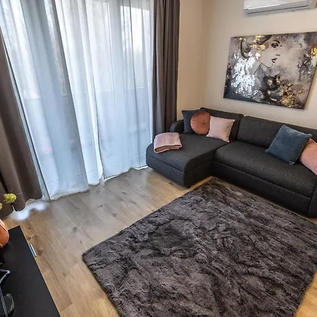 Need In Bp - Garage, Terraces, Aircon 부다페스트