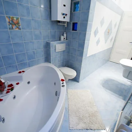 Phoenix Apartment *