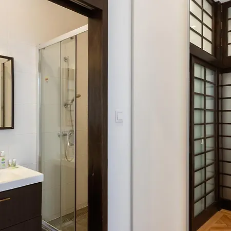 Bright Two-Bedroom Home By The New York Palace Apartment Budapest