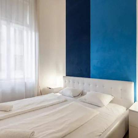 Apartment Bright Two-Bedroom Home By The New York Palace *