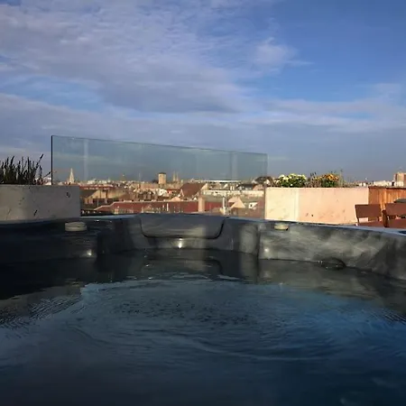 360 Panorama • Rooftop Jacuzzi • Downtown Luxury Budapest