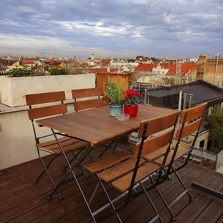 360 Panorama • Rooftop Jacuzzi • Downtown Luxury Budapest