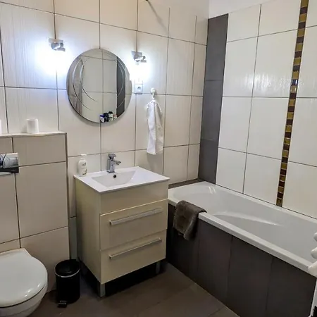 Freeparking - Great Synagogue Apartment, 2 Bedroom, 5 People ,wifi, Ac * Budapest