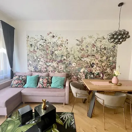 Brand New #hollan#3bedr#2bathr#freeparking Apartment Budapest