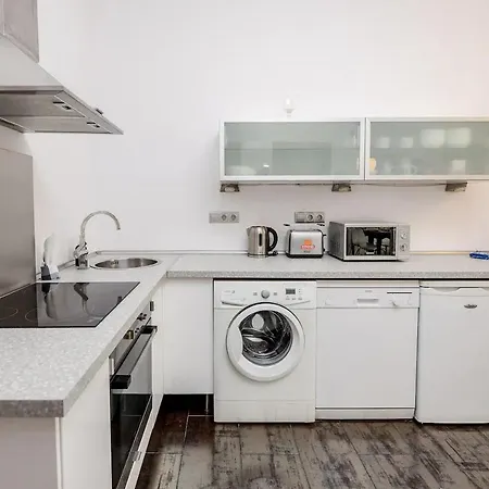 Aparment At The Doorstep Of Vaci Street Budapest