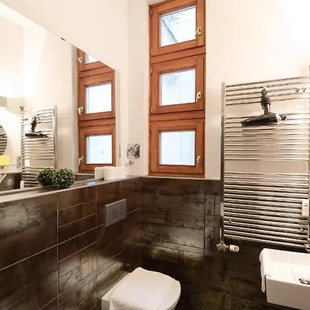 Aparment At The Doorstep Of Vaci Street *