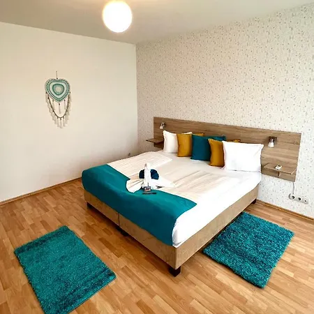 Nova * Budapesta