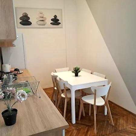 Emerald Apartment