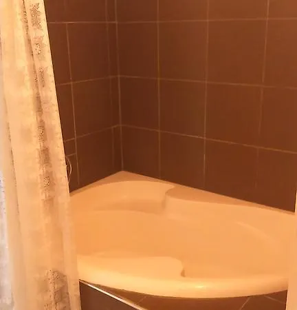 Apartman Turista Es Munkas Szallo *