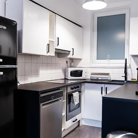 Apartment Free Parking - Downtown Location, Balcony & Nespresso