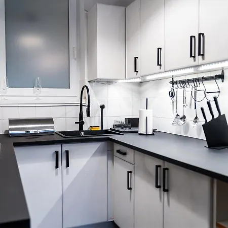 Apartment Free Parking - Downtown Location, Balcony & Nespresso