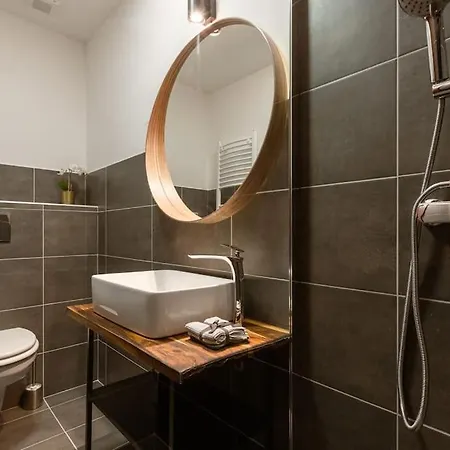 Apartment Free Parking Chain Bridge 4ppl, 2bdrm, Wifi, Smart Tv, Ac Budapest