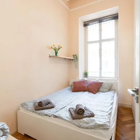 Free Parking Chain Bridge 4ppl, 2bdrm, Wifi, Smart Tv, Ac Apartment Budapest