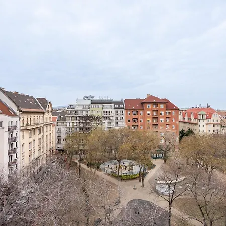 Beautiful With Ac Budapest