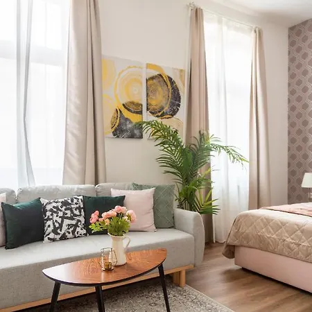 Explore From A Luxurious Cozy Budapest