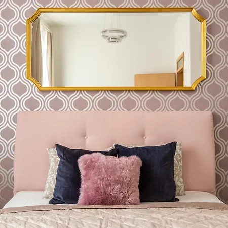 Explore From A Luxurious Cozy Budapest