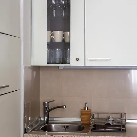 Explore From A Luxurious Cozy Apartment Budapest