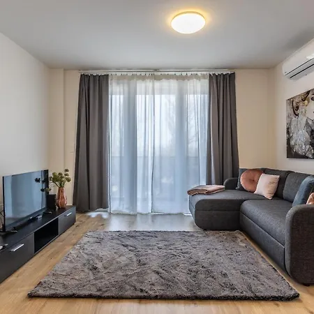 Need In Bp - Garage, Terraces, Aircon 부다페스트