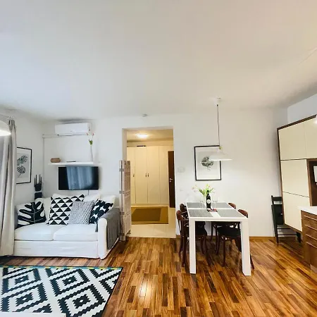Peony Szekely Mihaly - Free Garage Apartment Budapest