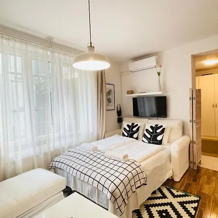 Peony Szekely Mihaly - Free Garage Apartment Budapest
