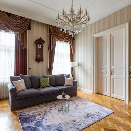 Apartmán Luxury Next To The New York Cafe *
