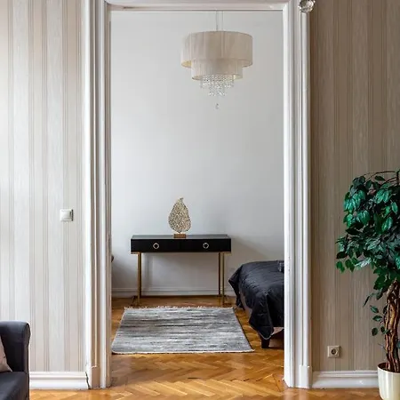 Apartmán Luxury Next To The New York Cafe *