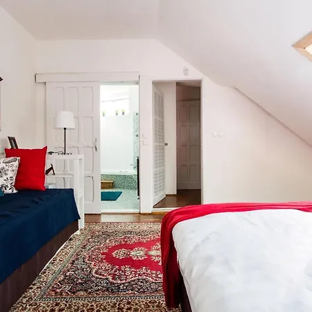 Cecile's Central, Gastro Str, Wifi, 2 Bed And 2 Bathrooms Apartament *