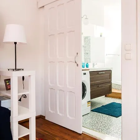 Cecile's Central, Gastro Str, Wifi, 2 Bed And 2 Bathrooms