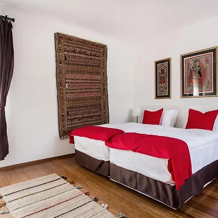 Cecile's Central, Gastro Str, Wifi, 2 Bed And 2 Bathrooms Budapeszt