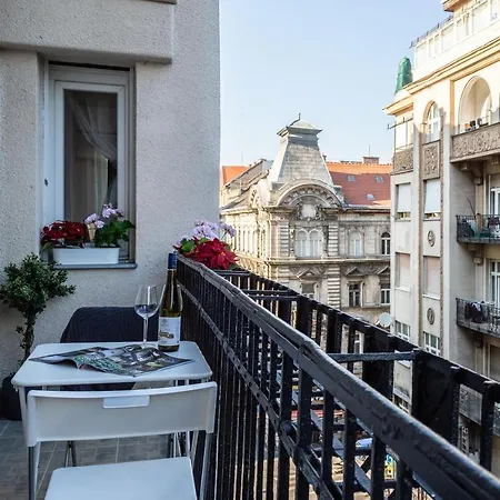 Luxury Downtown By Anna Apartment Budapest