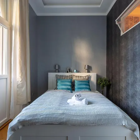Luxury Downtown By Anna Apartment *
