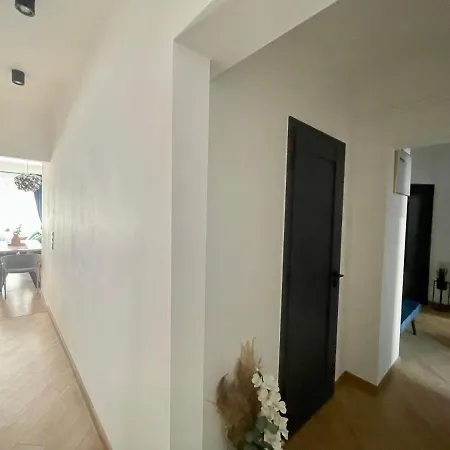 Brand New #hollan#3bedr#2bathr#freeparking Apartment *