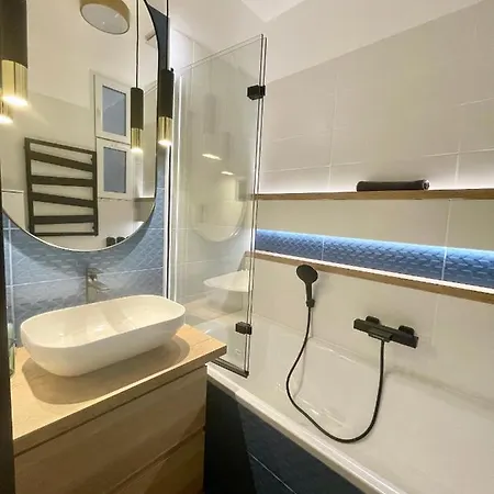 Brand New #hollan#3bedr#2bathr#freeparking Apartment