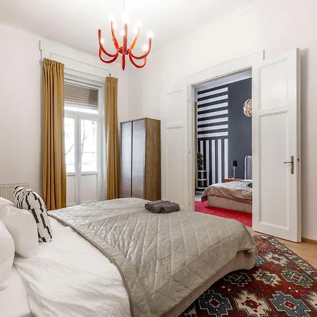 Apartament Deluxe Dohany Next To The New York Cafe