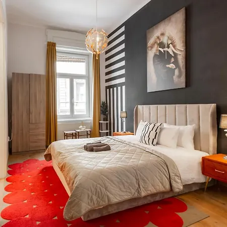 Deluxe Dohany Next To The New York Cafe * Budapest