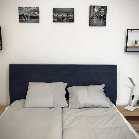 Apartment In The Pedestrial Area Budapest