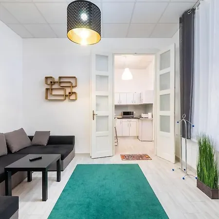 Swarz's Downtown Apartment *