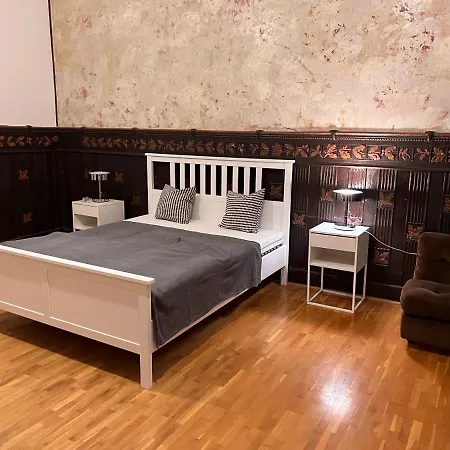 Vintage Vibes Super Flat Apartment
