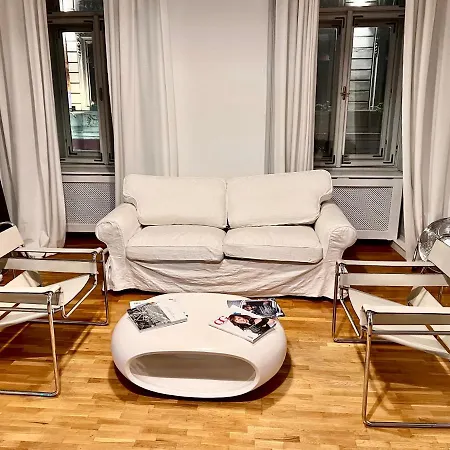Vintage Vibes Super Flat Apartment
