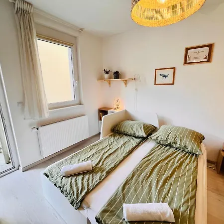 Marina Garden Apartment *