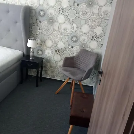 Aparthotel Varalja *