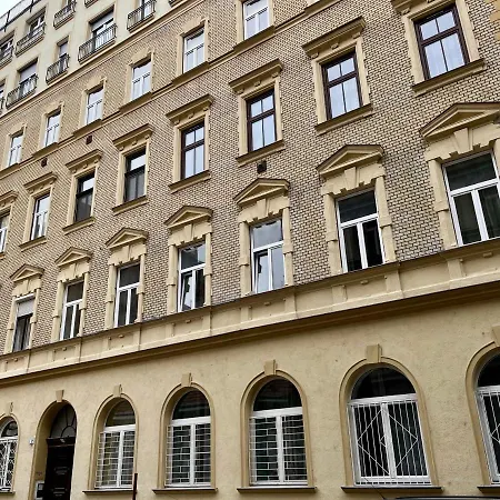 Akacfa 62 Dowtown 2br Wifi+ac * Budapest