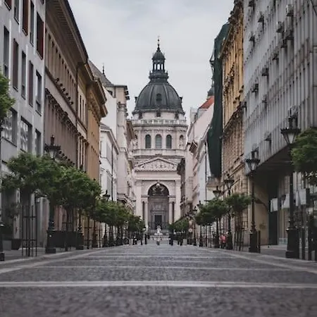 Perl Apartment- Air Conditioned, Cozy Near Varosliget * Budapest