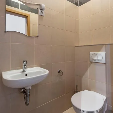 Luxurious Art Deco In The King Street Apartment Budapest